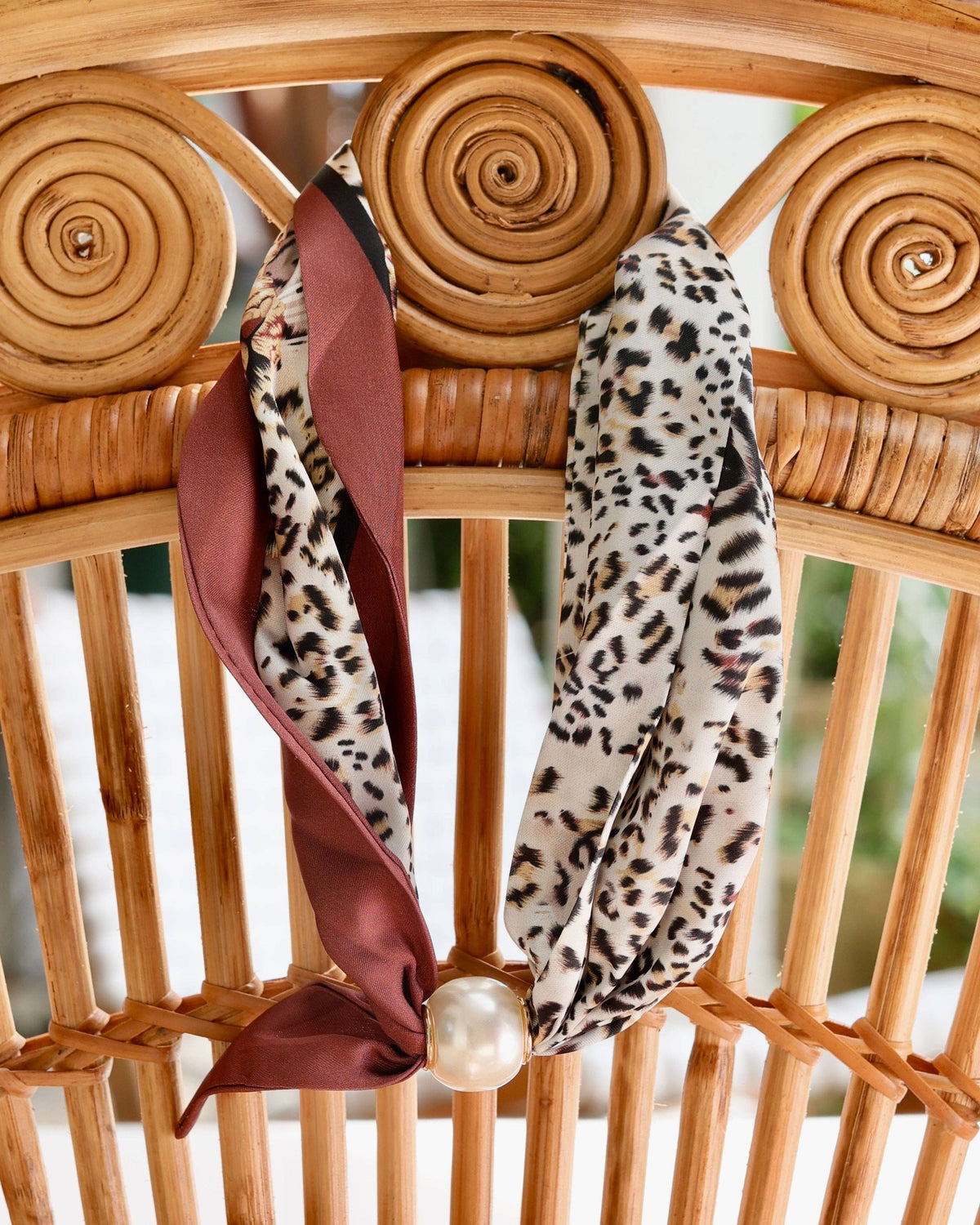 Robyn Magnetic Pearl Scarf Necklace Leopard- Rust trim
