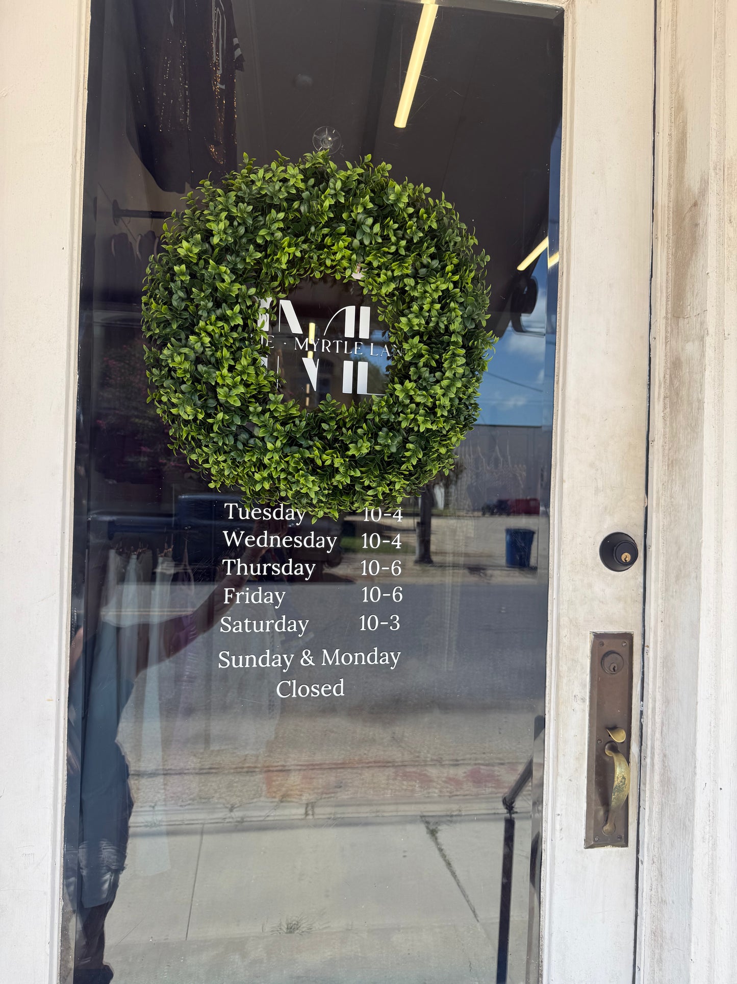 22" Round Boxwood Mix Wreath