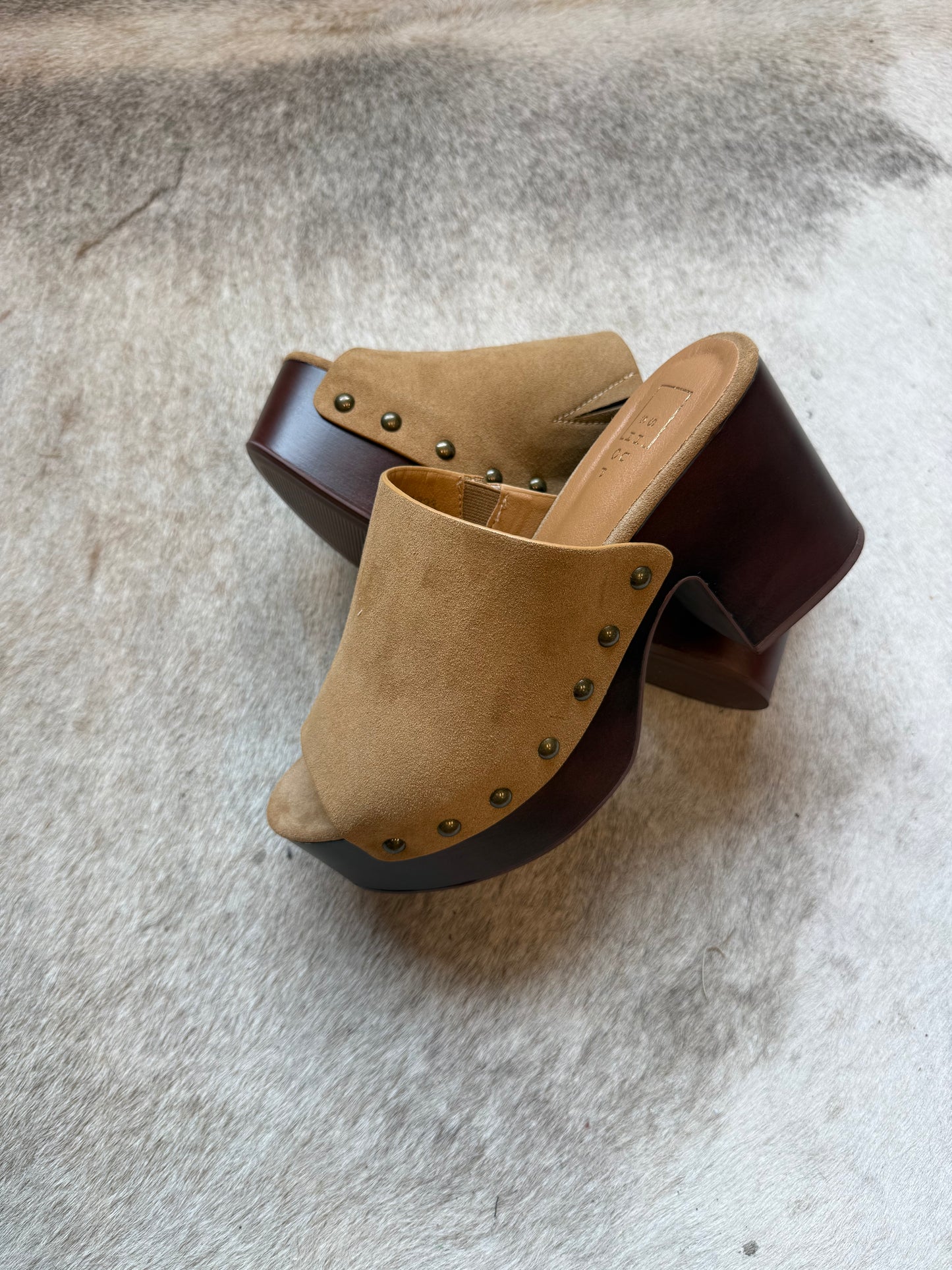 The Hayden- Camel Suede