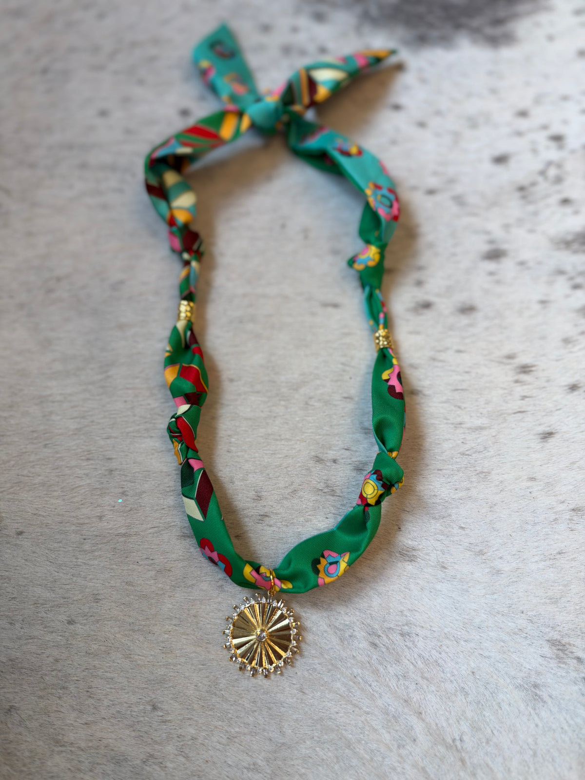 Green Circle Pendant Scarf Necklace