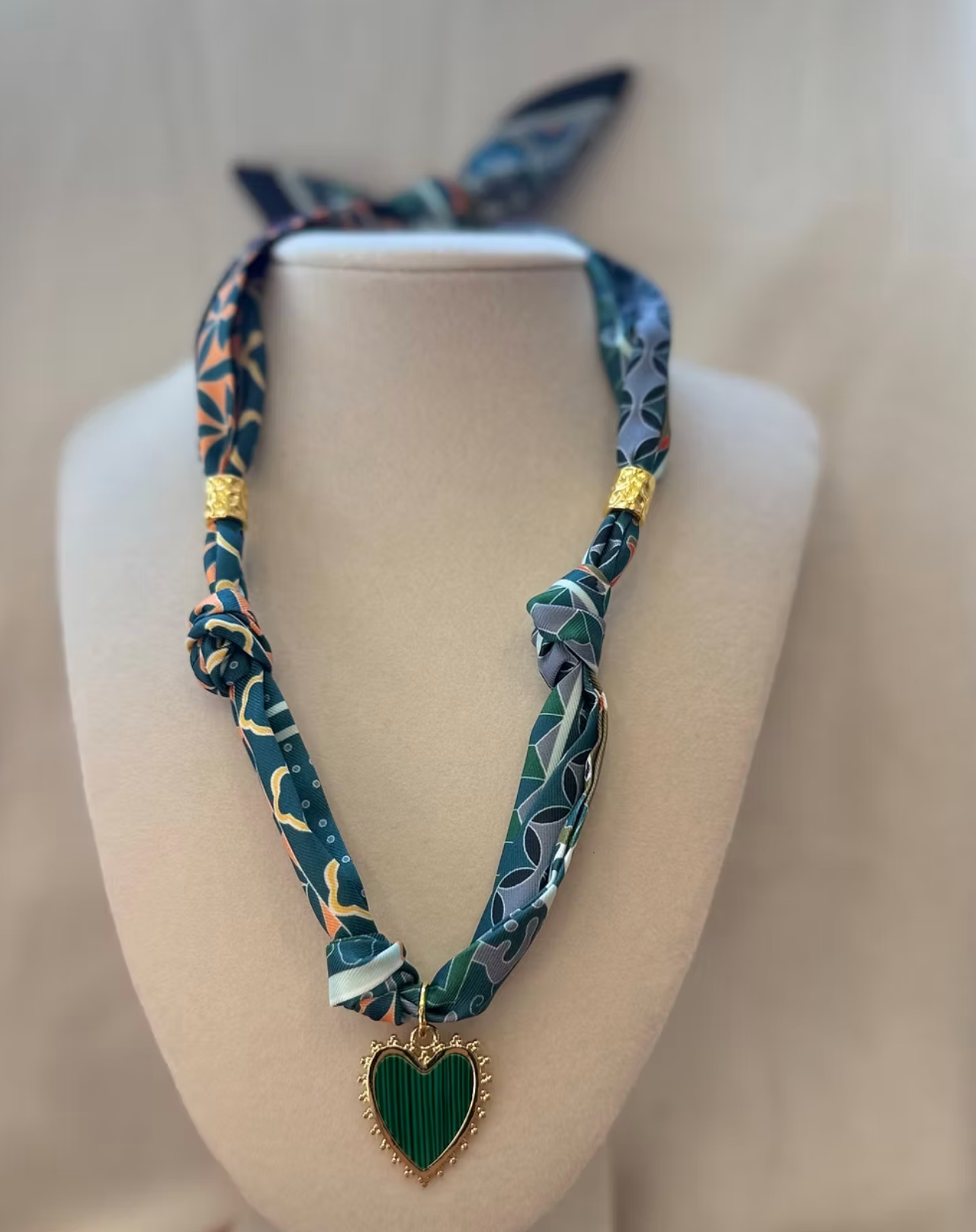 Scarf Necklace Green Heart