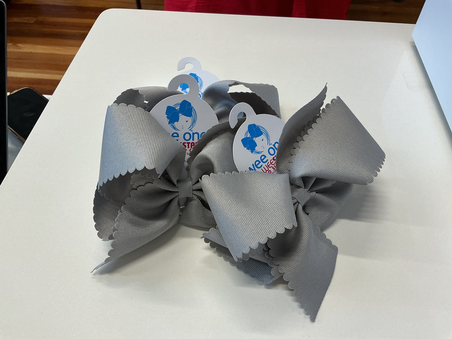Scallop Bow - King