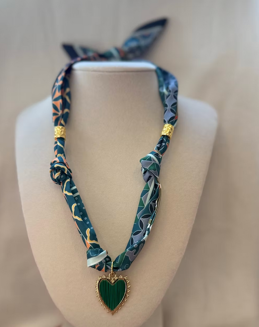 Scarf Necklace Green Heart